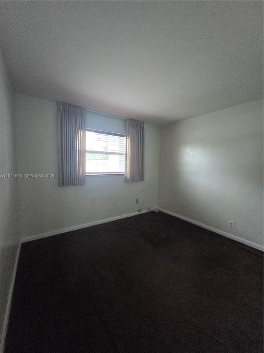 For Sale: $450,000 (4 beds, 2 baths, 1724 Square Feet)