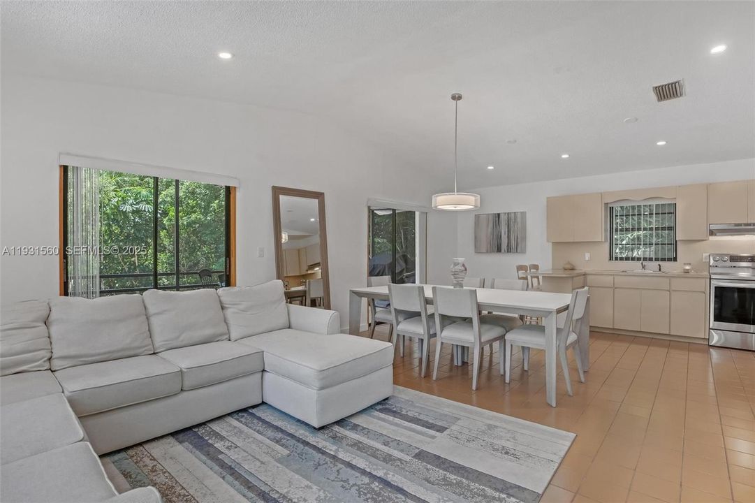 En Renta: $3,750 (3 camas, 2 baños, 1040 Pies cuadrados)