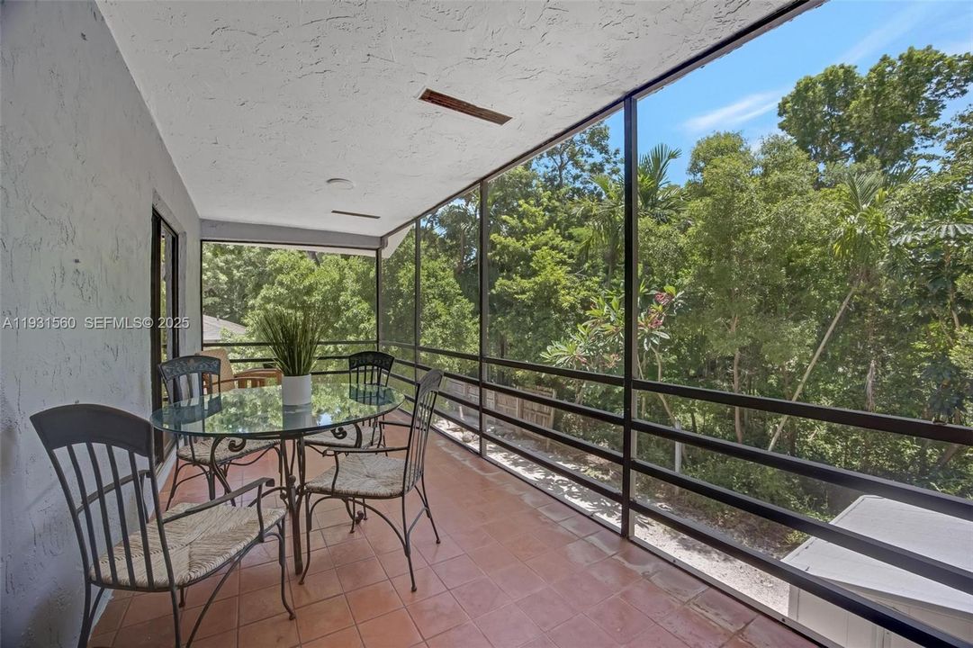 En Renta: $3,750 (3 camas, 2 baños, 1040 Pies cuadrados)