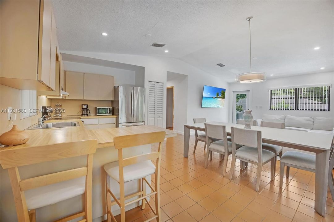 En Renta: $3,750 (3 camas, 2 baños, 1040 Pies cuadrados)