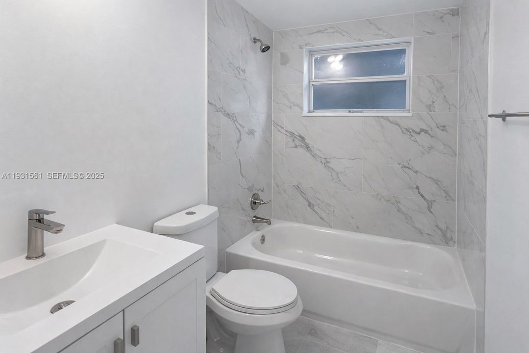 В аренду: $2,400 (2 спален, 1 ванн, 3946 Квадратных фут)