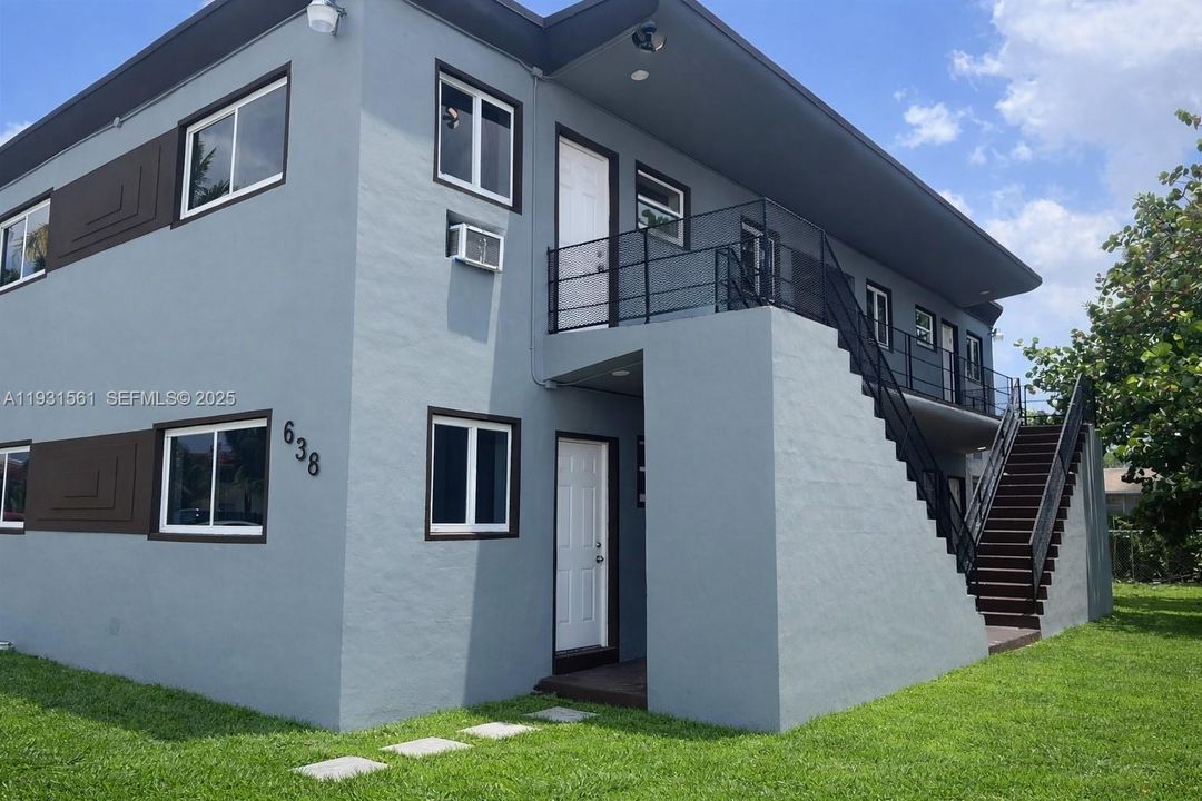 В аренду: $2,400 (2 спален, 1 ванн, 3946 Квадратных фут)