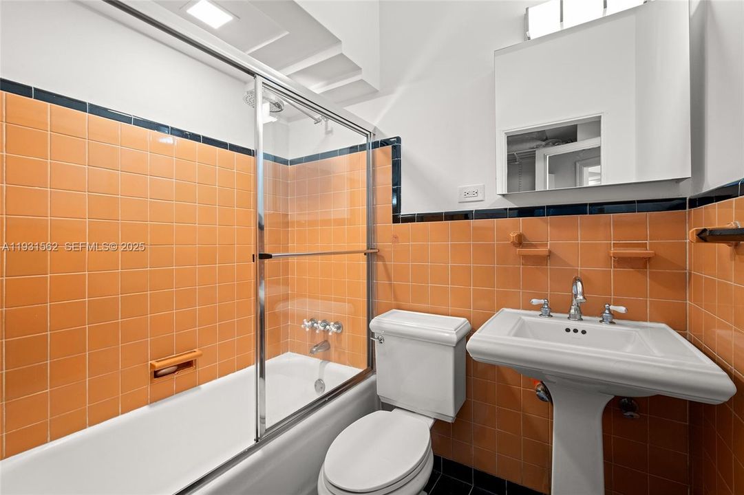 For Sale: $399,000 (0 beds, 1 baths, 545 Square Feet)