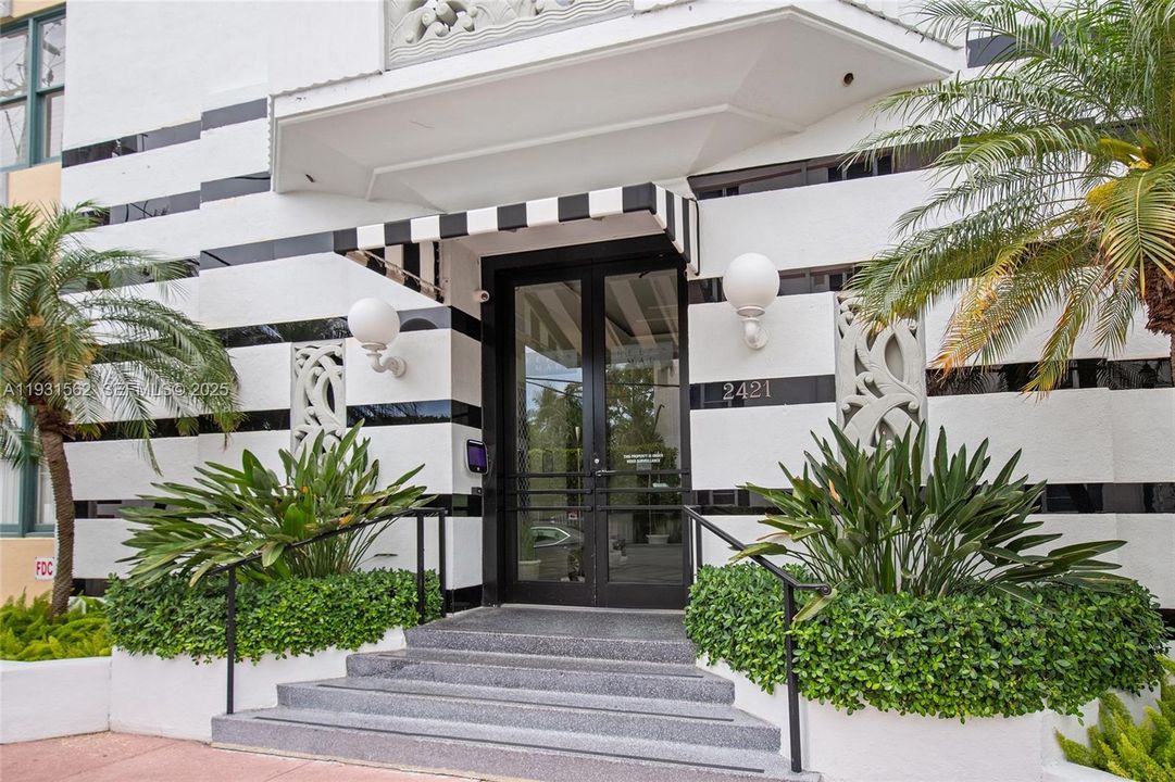 For Sale: $399,000 (0 beds, 1 baths, 545 Square Feet)