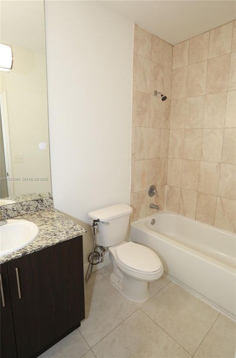 В аренду: $1,900 (1 спален, 1 ванн, 1000 Квадратных фут)