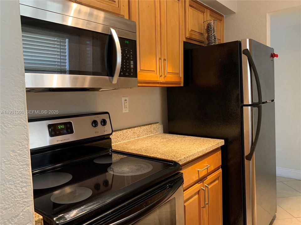For Rent: $1,850 (1 beds, 1 baths, 709 Square Feet)