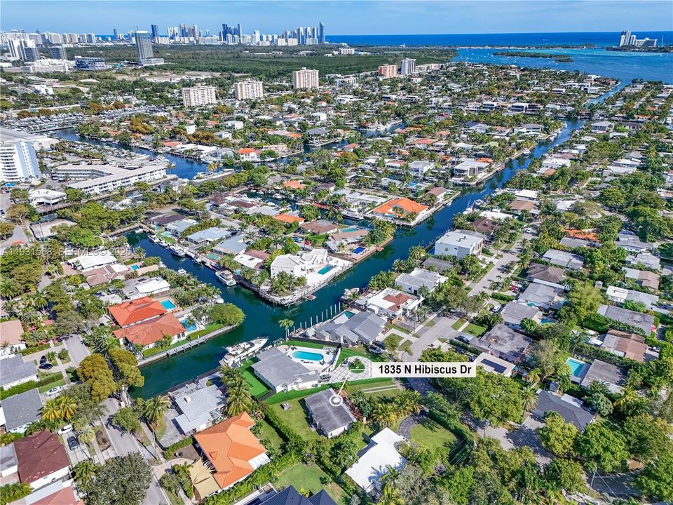 На продажу: $1,295,000 (3 спален, 2 ванн, 1625 Квадратных фут)