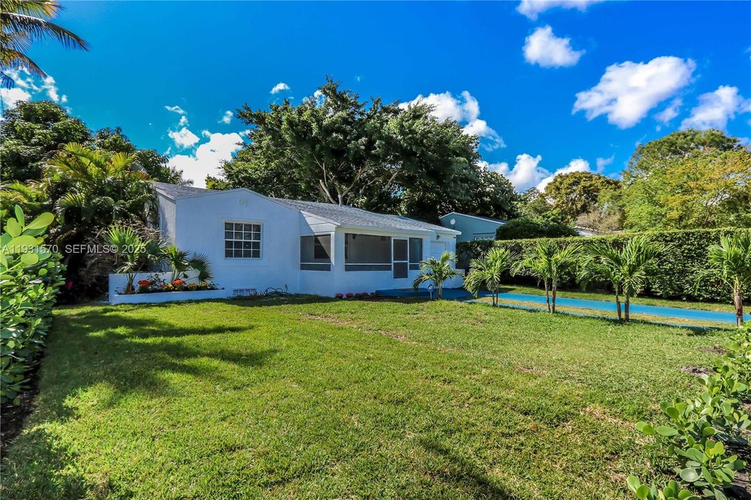 For Sale: $590,000 (3 beds, 2 baths, 1437 Square Feet)