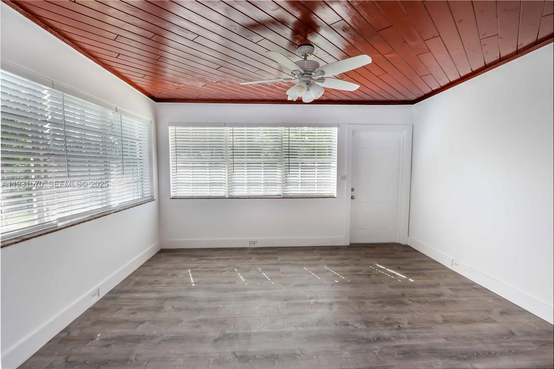 For Sale: $590,000 (3 beds, 2 baths, 1437 Square Feet)