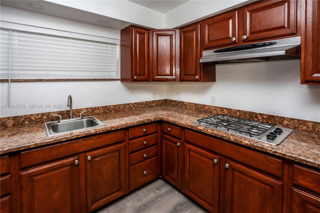 For Sale: $590,000 (3 beds, 2 baths, 1437 Square Feet)