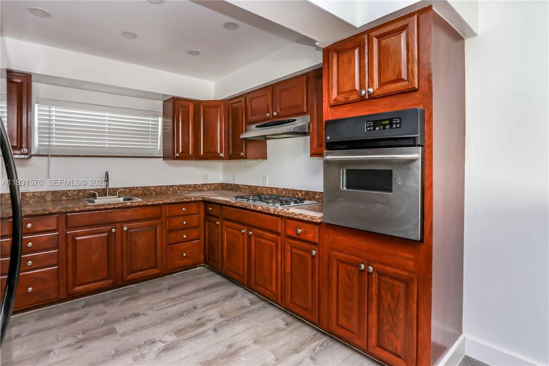 For Sale: $590,000 (3 beds, 2 baths, 1437 Square Feet)