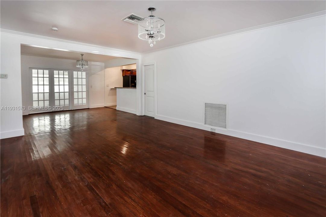 For Sale: $590,000 (3 beds, 2 baths, 1437 Square Feet)