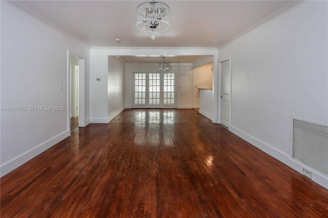 For Sale: $590,000 (3 beds, 2 baths, 1437 Square Feet)