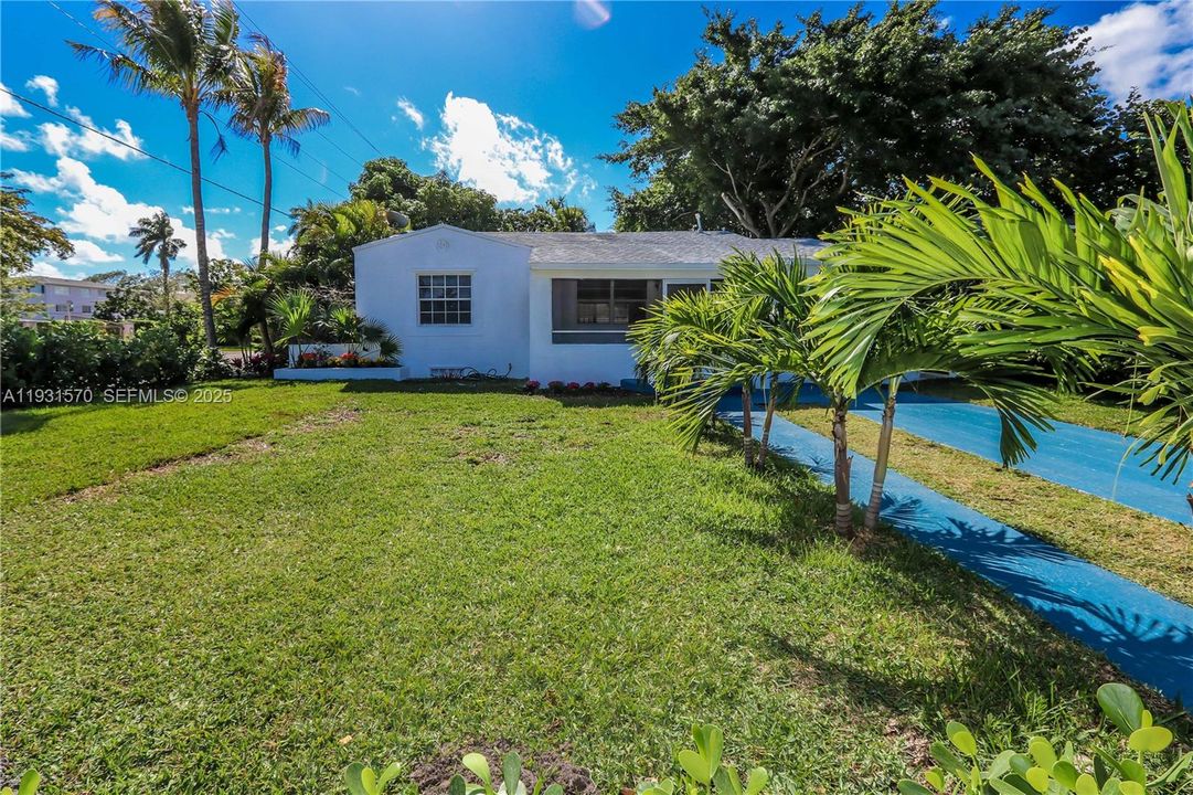 For Sale: $590,000 (3 beds, 2 baths, 1437 Square Feet)