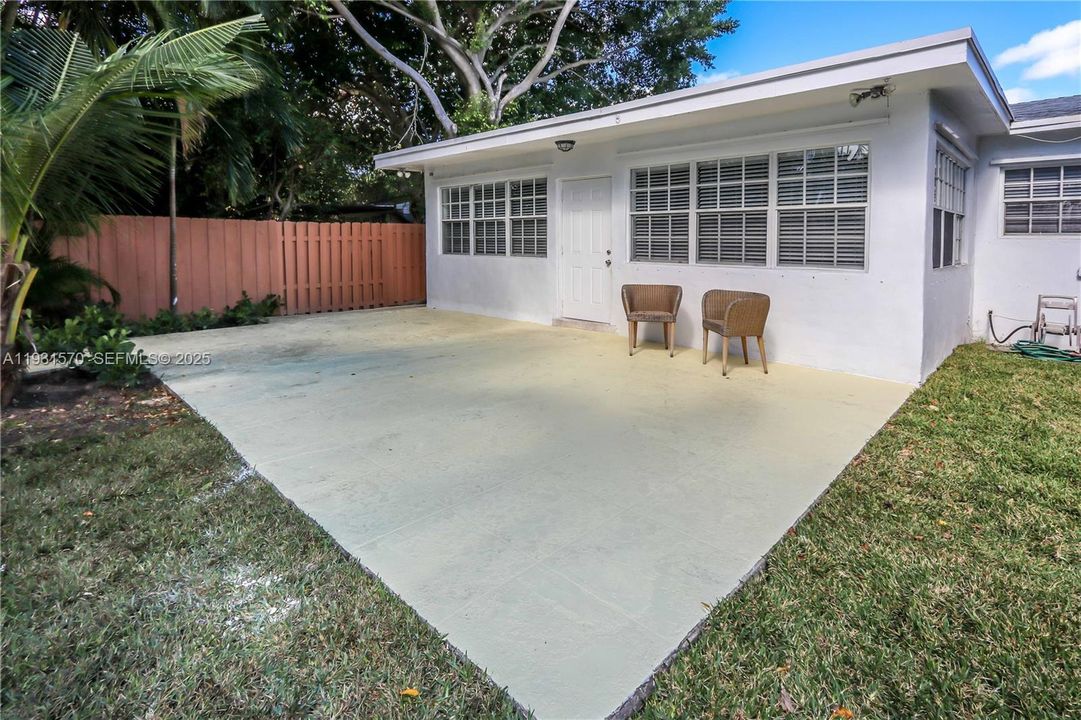 For Sale: $590,000 (3 beds, 2 baths, 1437 Square Feet)