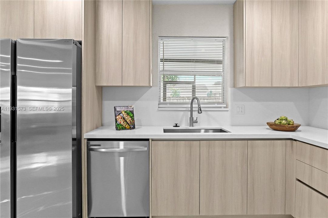 En Venta: $549,900 (3 camas, 2 baños, 1340 Pies cuadrados)