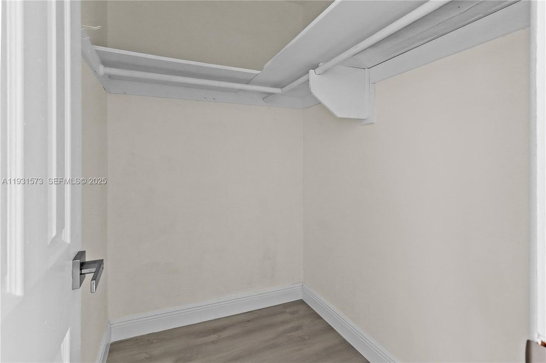 En Venta: $549,900 (3 camas, 2 baños, 1340 Pies cuadrados)