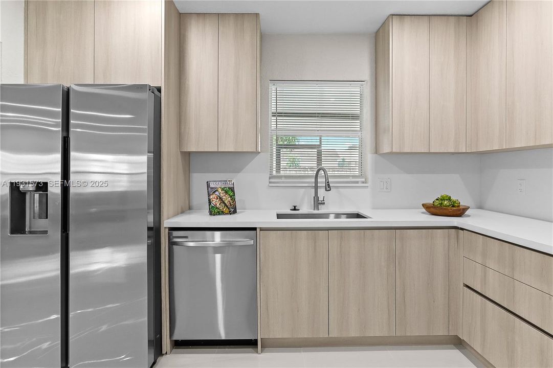 En Venta: $549,900 (3 camas, 2 baños, 1340 Pies cuadrados)