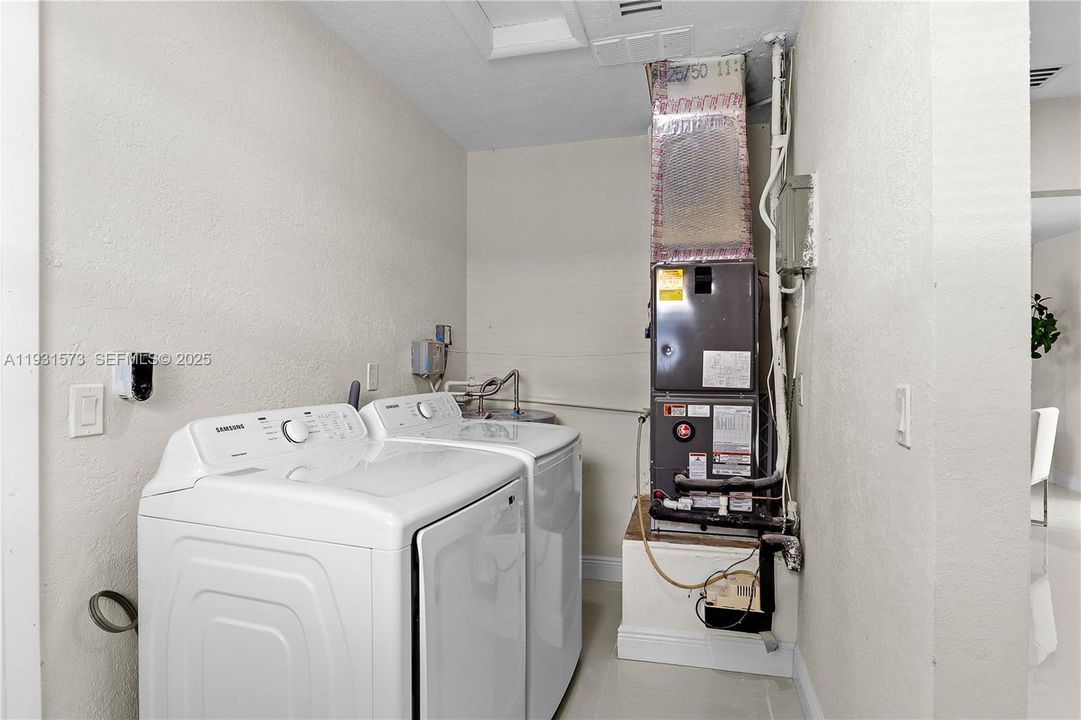 En Venta: $549,900 (3 camas, 2 baños, 1340 Pies cuadrados)