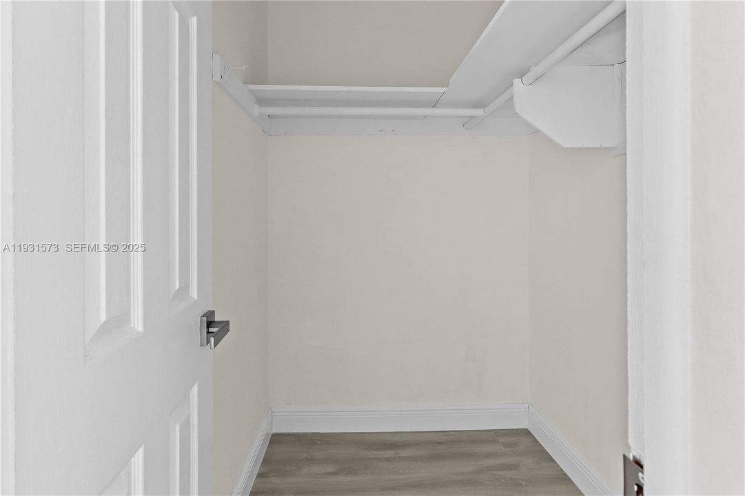 En Venta: $549,900 (3 camas, 2 baños, 1340 Pies cuadrados)