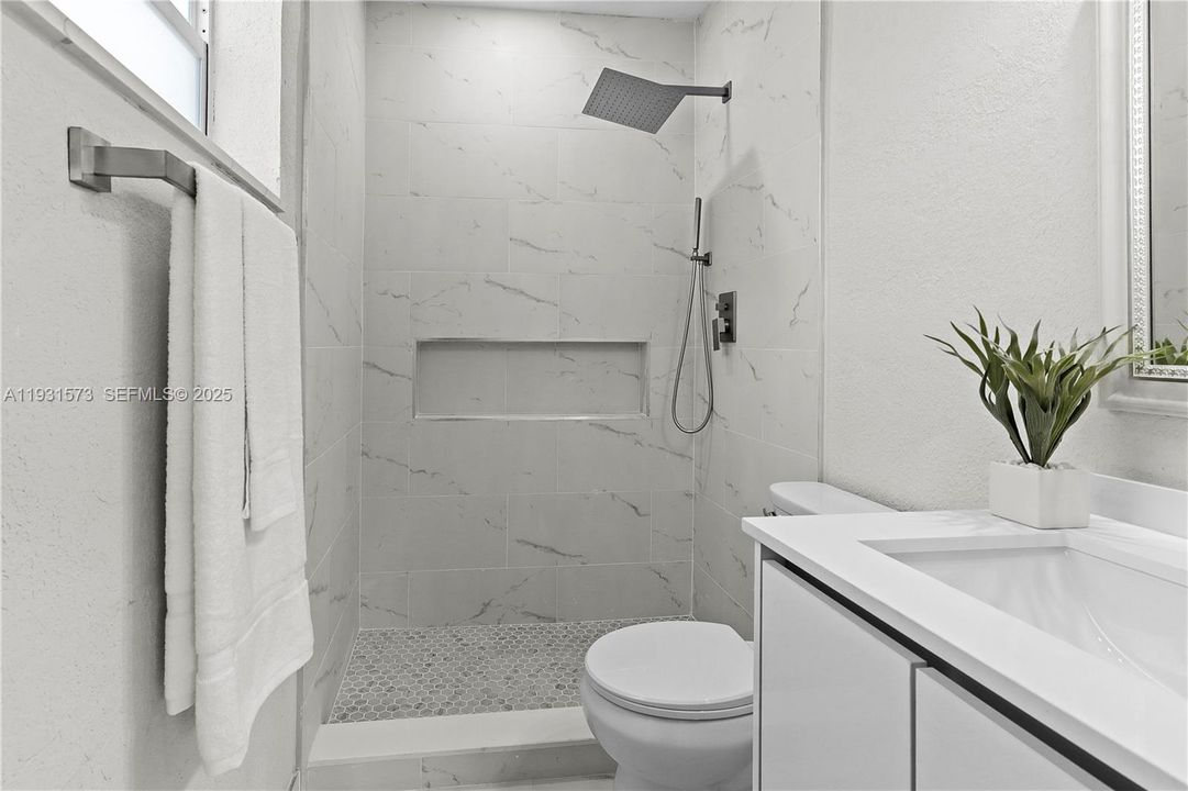 En Venta: $549,900 (3 camas, 2 baños, 1340 Pies cuadrados)