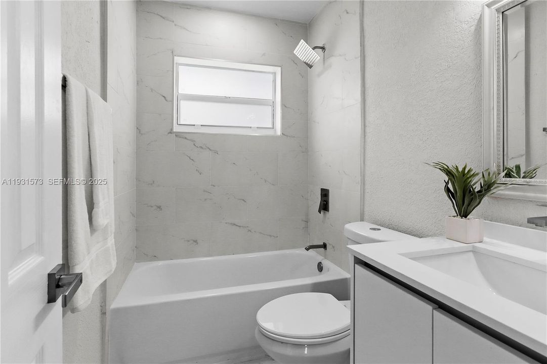 En Venta: $549,900 (3 camas, 2 baños, 1340 Pies cuadrados)