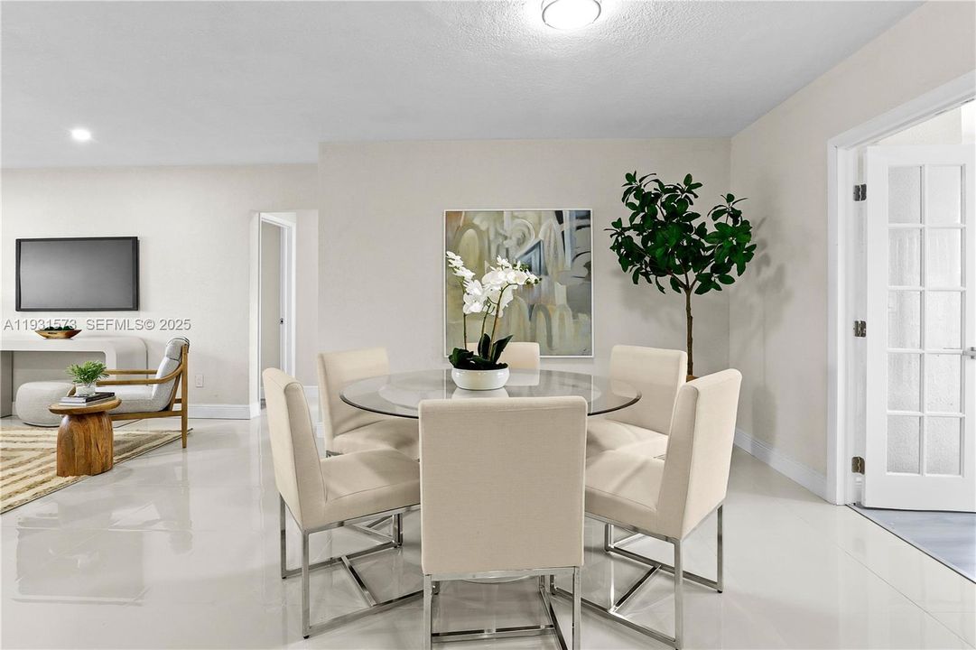 En Venta: $549,900 (3 camas, 2 baños, 1340 Pies cuadrados)