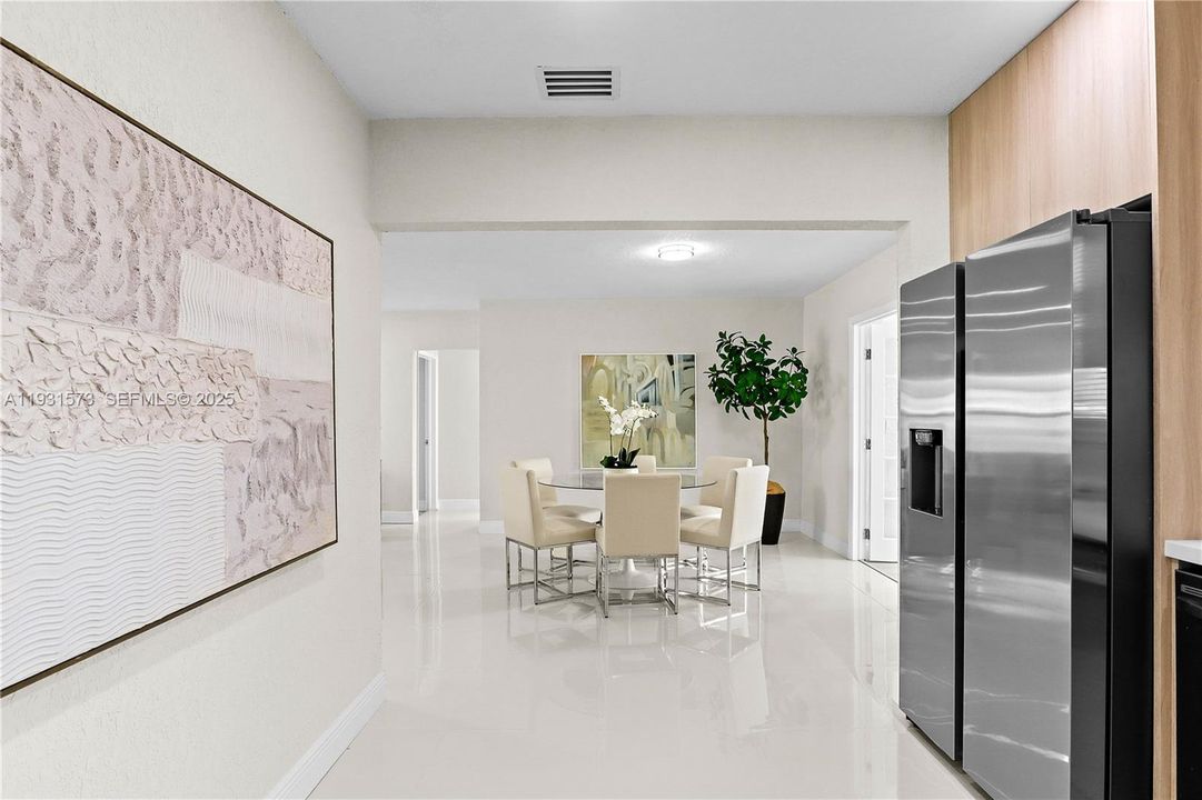 En Venta: $549,900 (3 camas, 2 baños, 1340 Pies cuadrados)