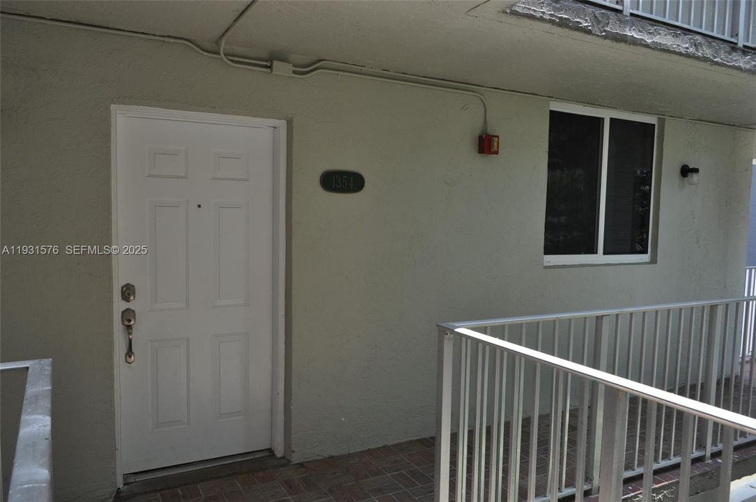 For Rent: $2,225 (2 beds, 2 baths, 960 Square Feet)