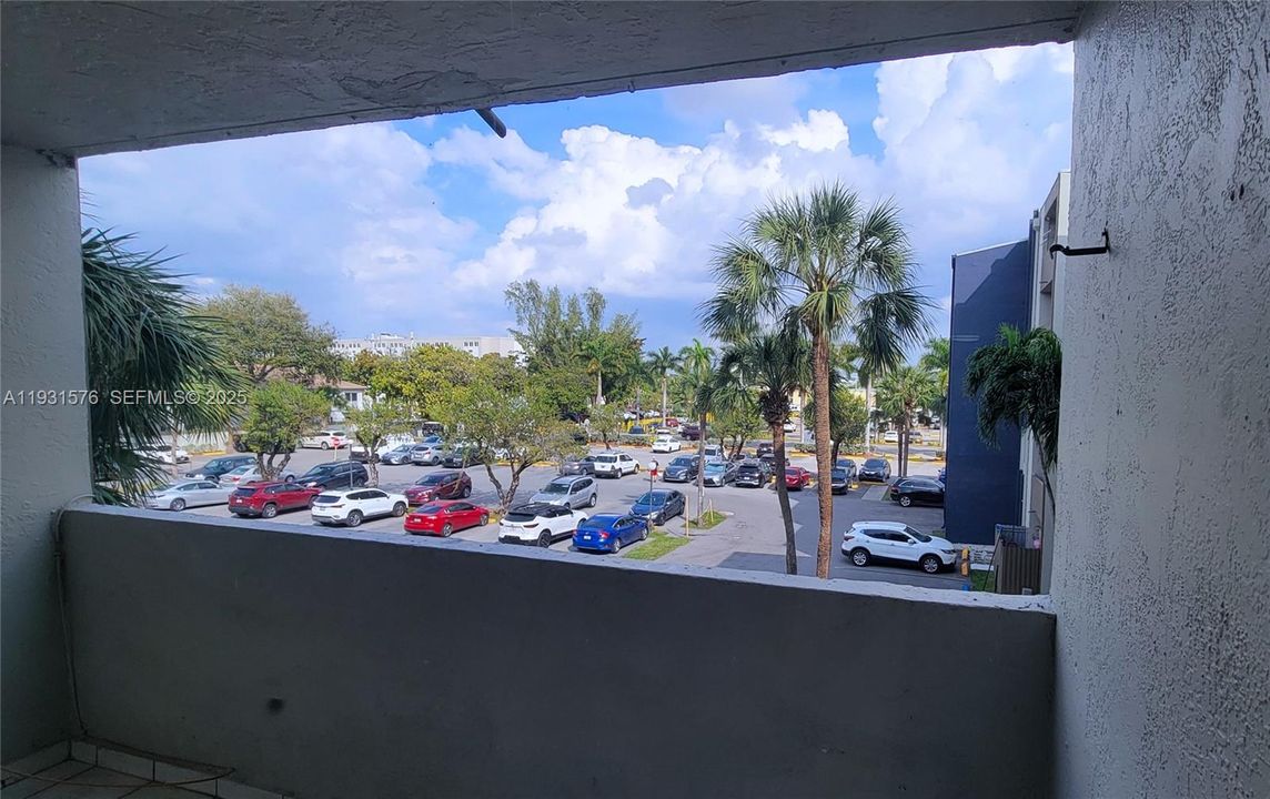 For Rent: $2,225 (2 beds, 2 baths, 960 Square Feet)