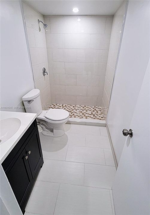 For Rent: $2,225 (2 beds, 2 baths, 960 Square Feet)