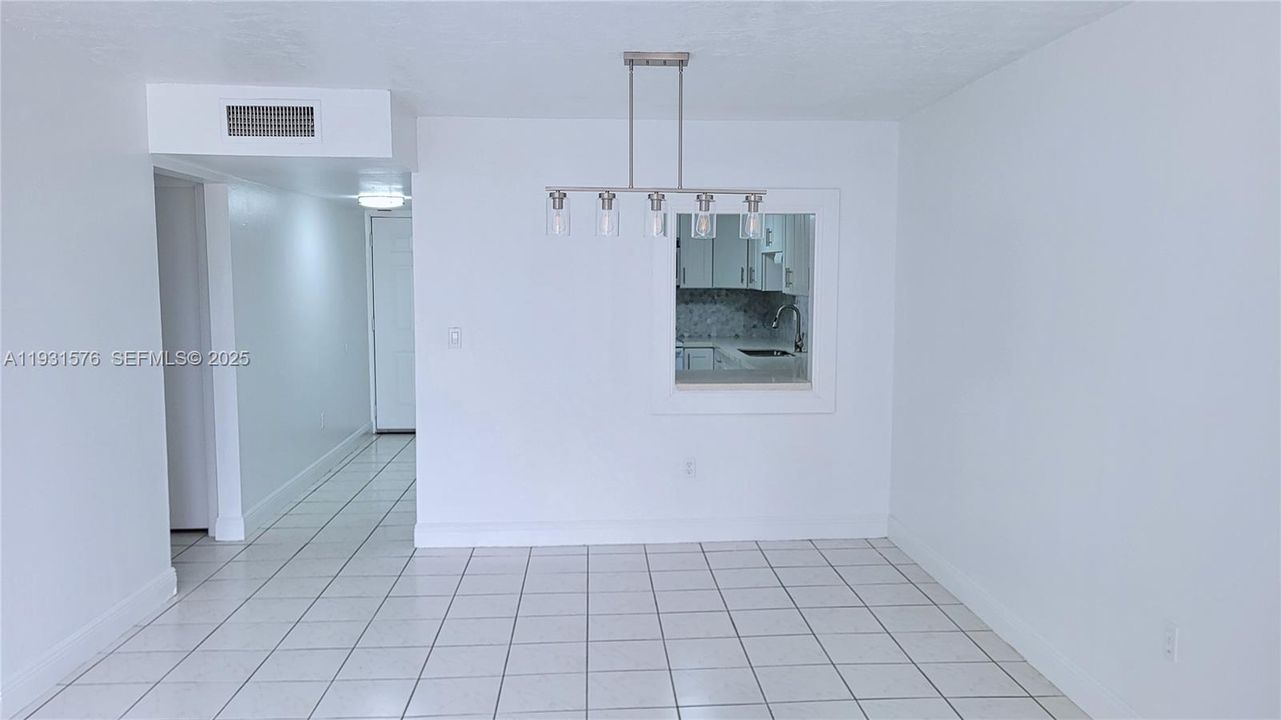 For Rent: $2,225 (2 beds, 2 baths, 960 Square Feet)
