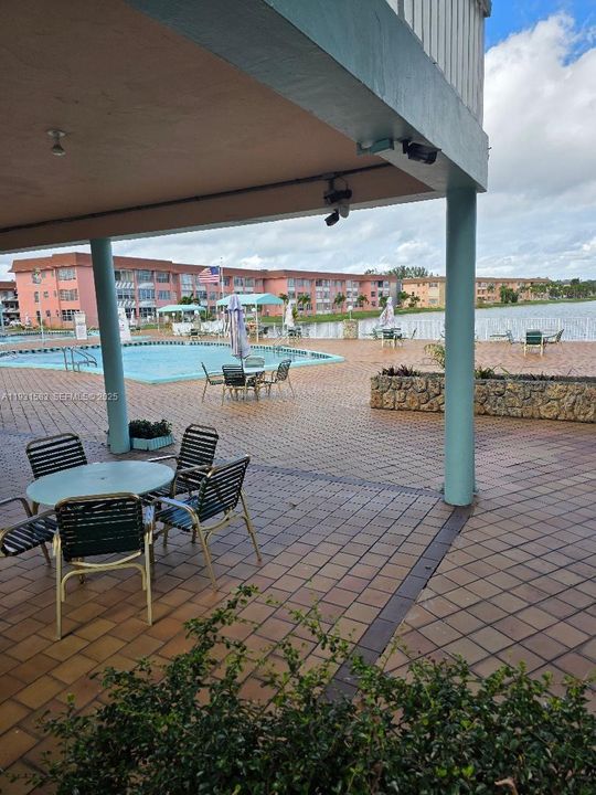 На продажу: $175,000 (2 спален, 2 ванн, 1132 Квадратных фут)