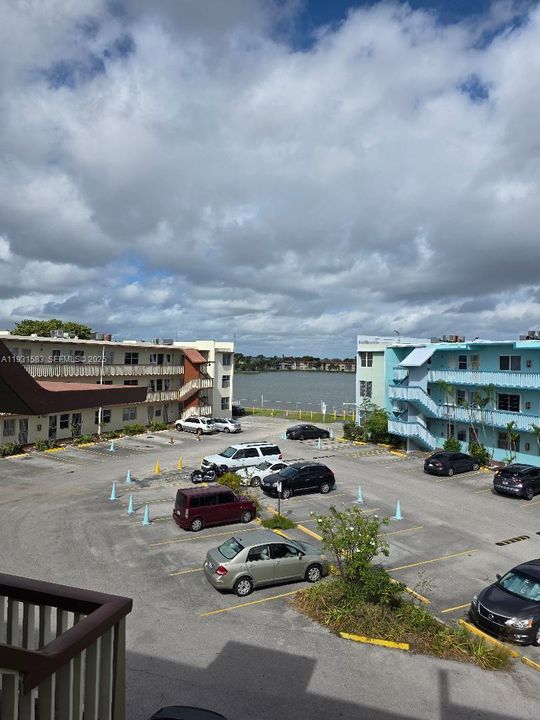 На продажу: $175,000 (2 спален, 2 ванн, 1132 Квадратных фут)