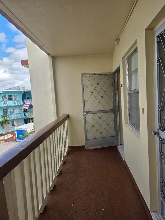 На продажу: $175,000 (2 спален, 2 ванн, 1132 Квадратных фут)