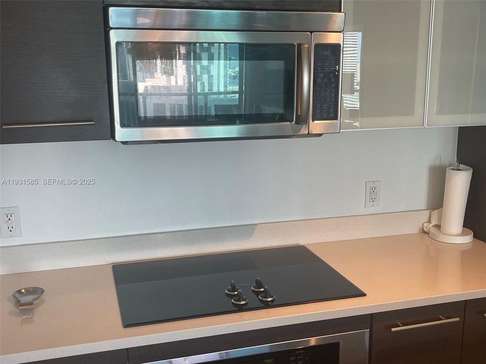 For Rent: $4,700 (2 beds, 2 baths, 1124 Square Feet)