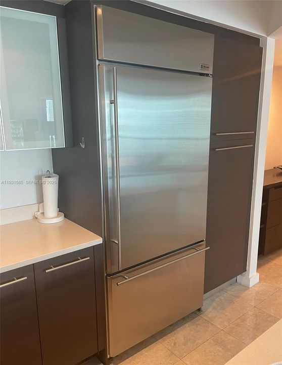 For Rent: $4,700 (2 beds, 2 baths, 1124 Square Feet)