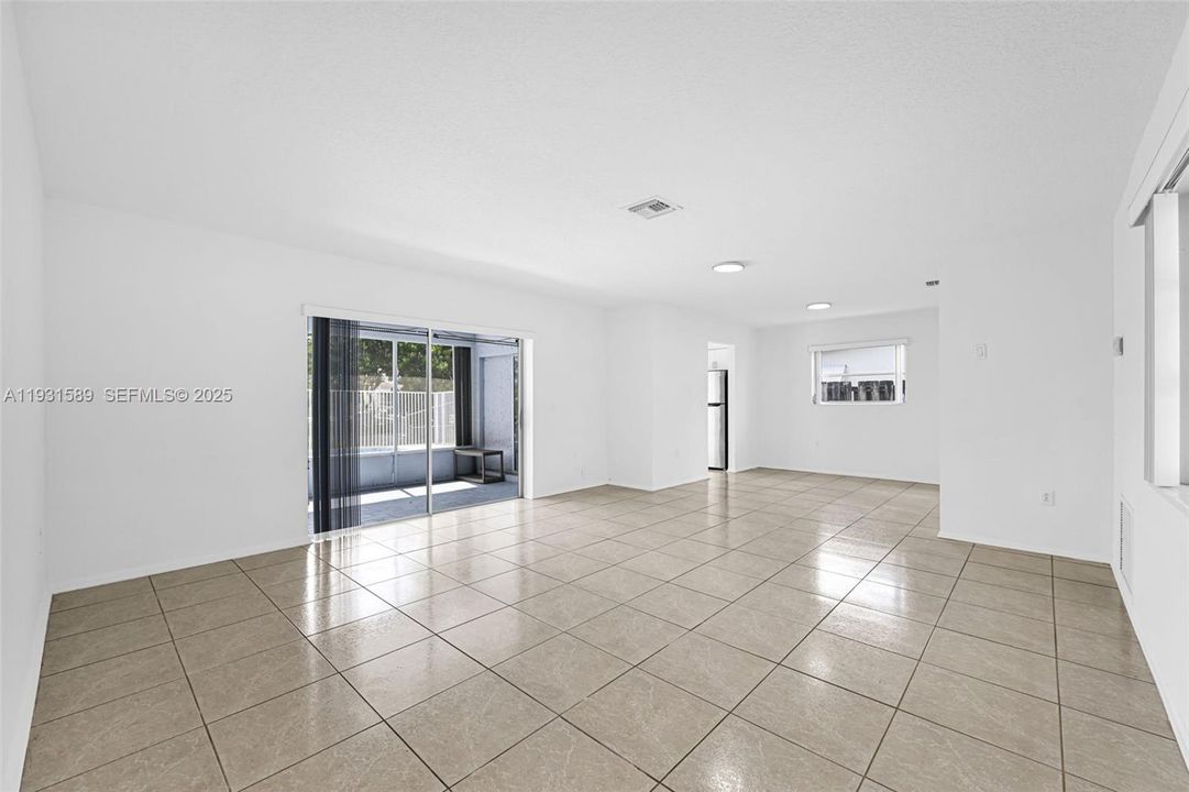 待售: $535,000 (3 贝兹, 2 浴室, 1285 平方英尺)