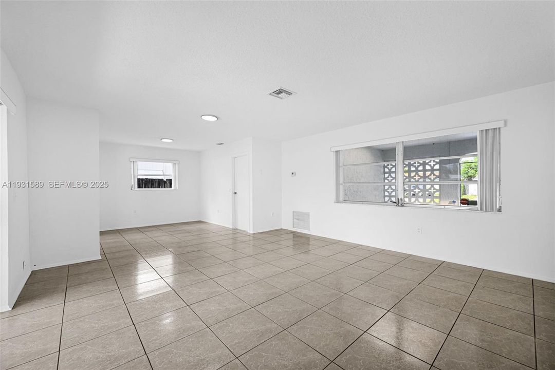 待售: $535,000 (3 贝兹, 2 浴室, 1285 平方英尺)