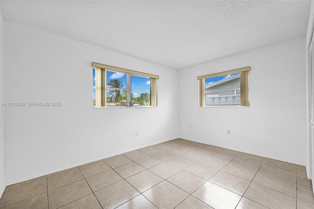 待售: $535,000 (3 贝兹, 2 浴室, 1285 平方英尺)