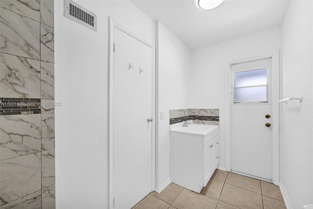 待售: $535,000 (3 贝兹, 2 浴室, 1285 平方英尺)