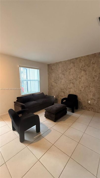 For Sale: $499 (3 beds, 2 baths, 1483 Square Feet)