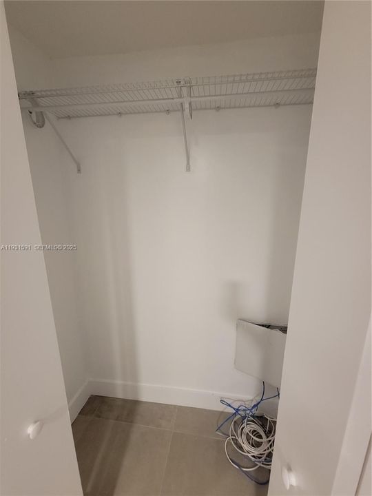 Activo con contrato: $2,350 (2 camas, 2 baños, 29413 Pies cuadrados)