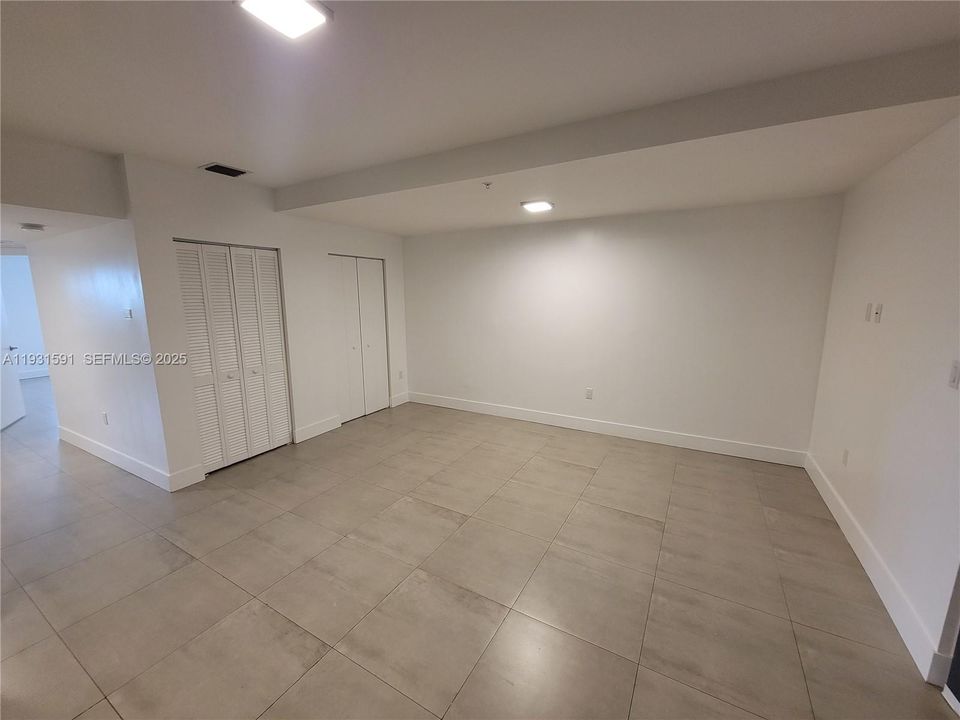 Activo con contrato: $2,350 (2 camas, 2 baños, 29413 Pies cuadrados)