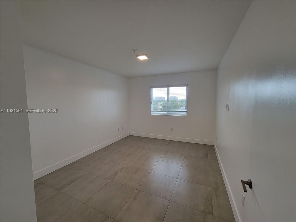 Activo con contrato: $2,350 (2 camas, 2 baños, 29413 Pies cuadrados)