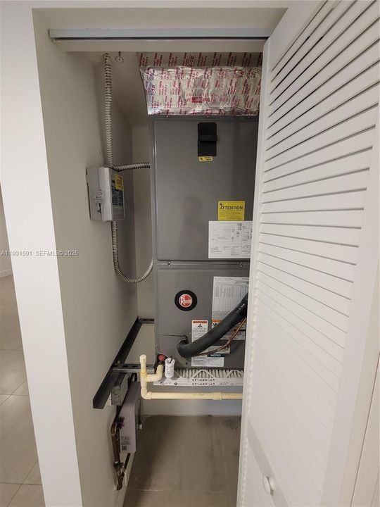 Activo con contrato: $2,350 (2 camas, 2 baños, 29413 Pies cuadrados)