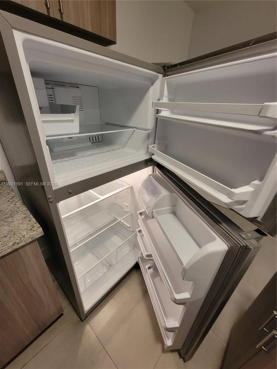 Activo con contrato: $2,350 (2 camas, 2 baños, 29413 Pies cuadrados)