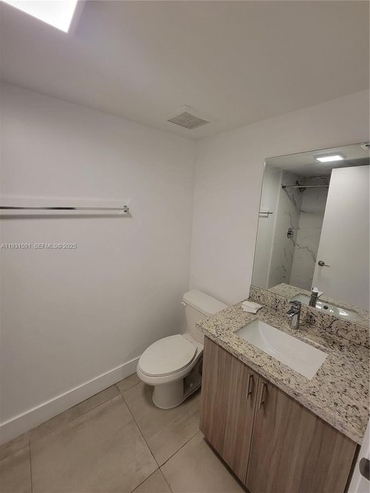 Activo con contrato: $2,350 (2 camas, 2 baños, 29413 Pies cuadrados)