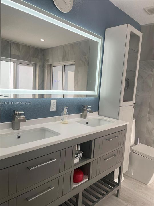 For Sale: $699,900 (4 beds, 3 baths, 1921 Square Feet)