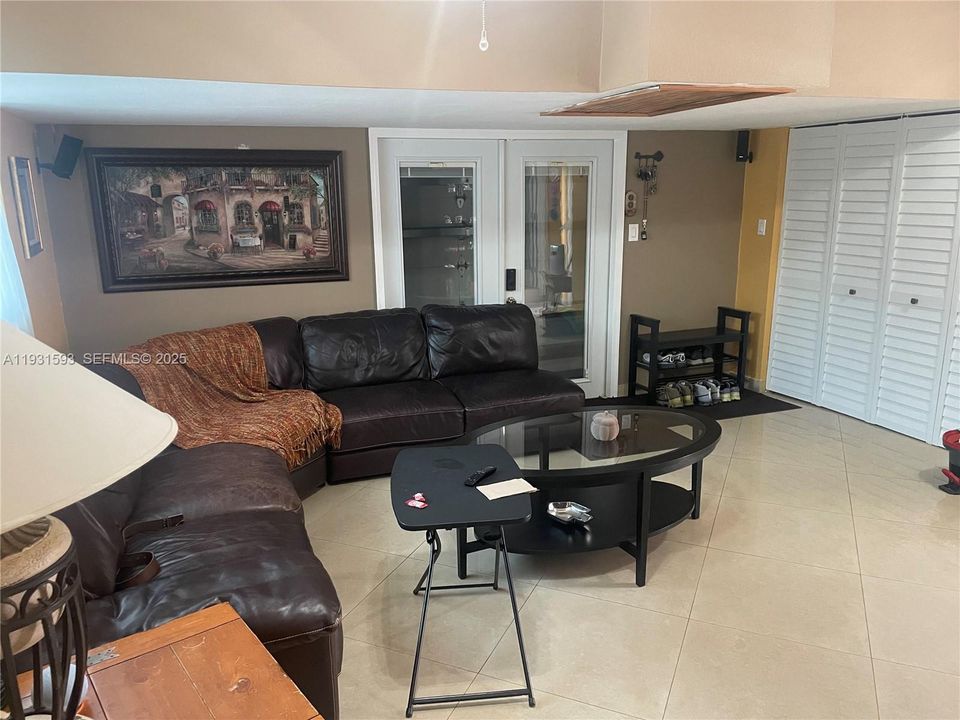 For Sale: $699,900 (4 beds, 3 baths, 1921 Square Feet)